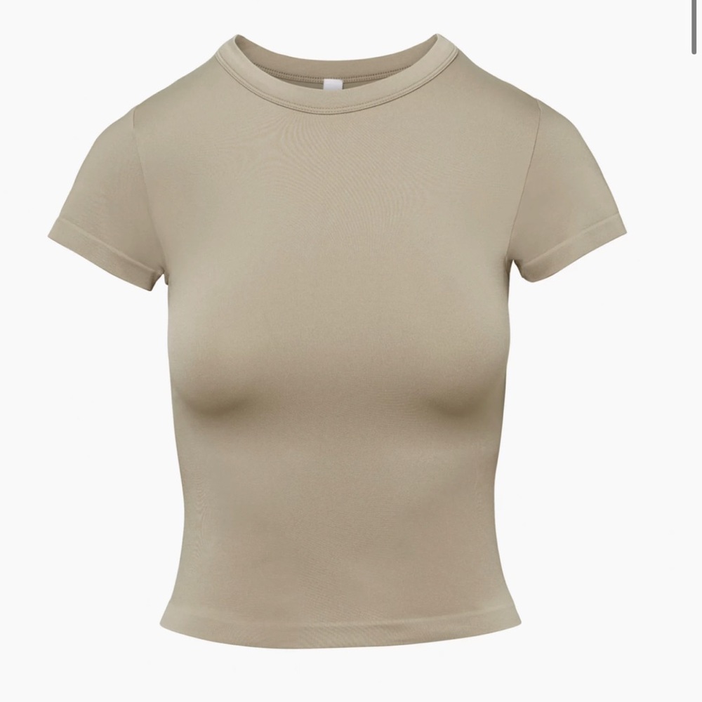 Aritzia Sunday Best Seamless T Shirt